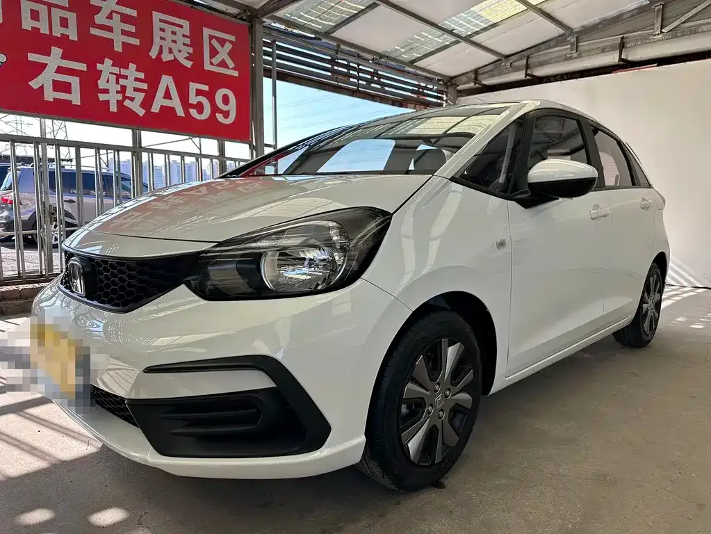 Honda Fit — фото 1