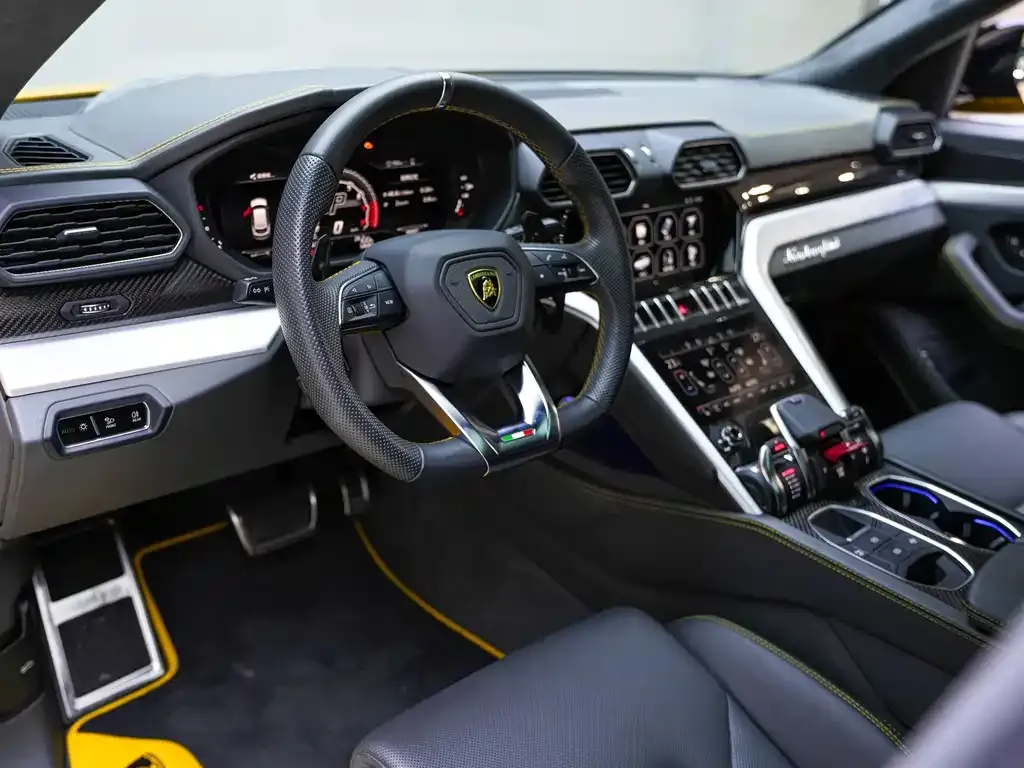 Lamborghini Urus — фото 8