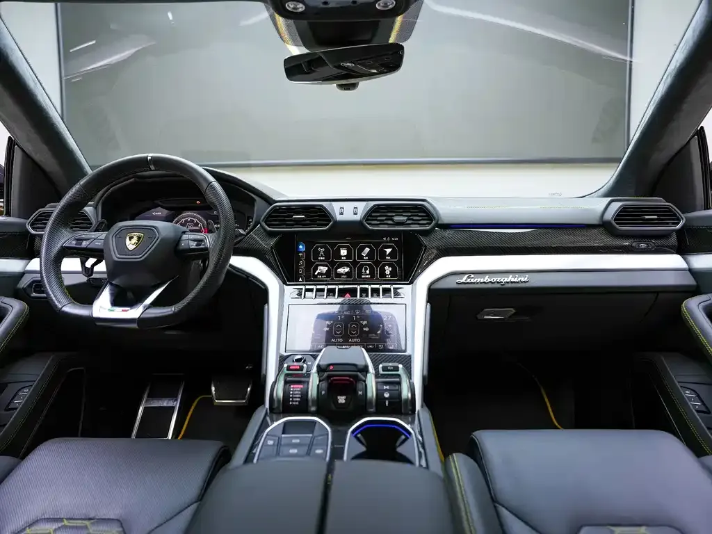 Lamborghini Urus — фото 10