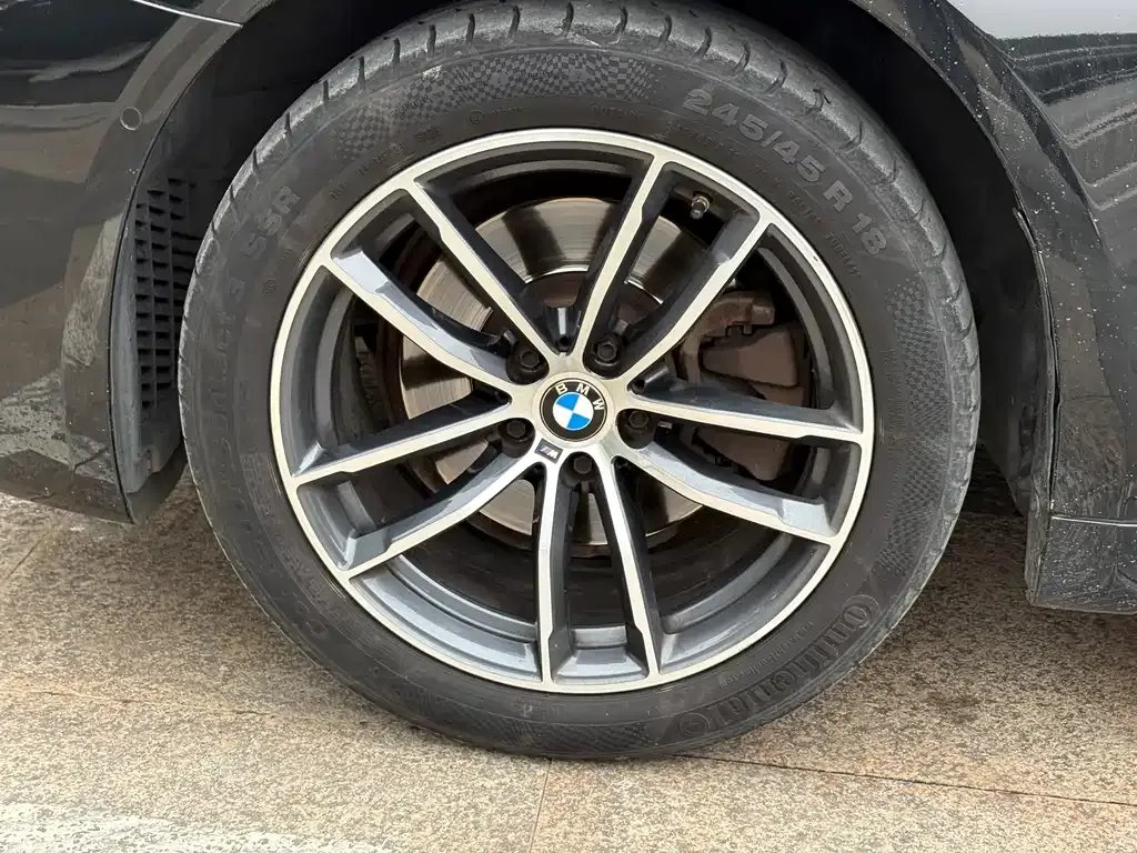 BMW 5 Series — фото 2