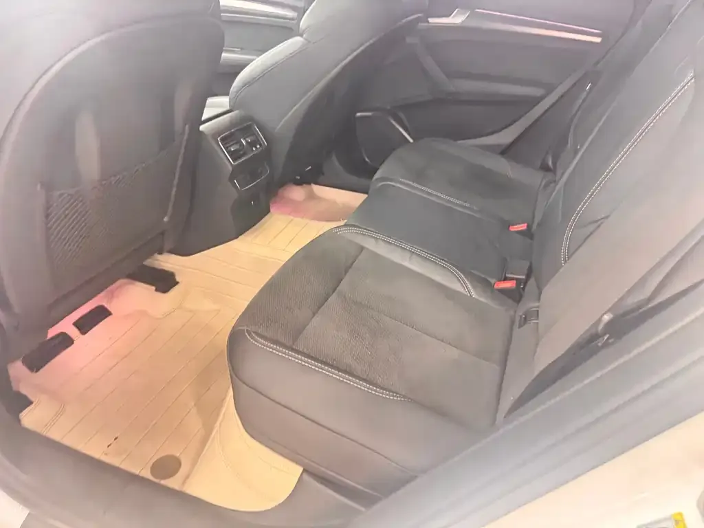 Audi Q5L Sportback — фото 4
