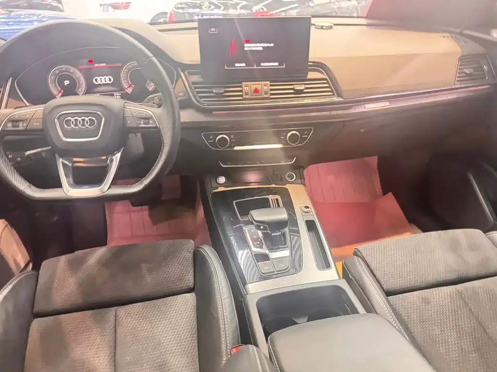 Audi Q5L Sportback — фото 7