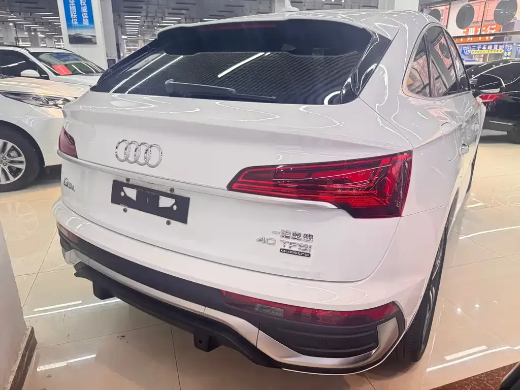 Audi Q5L Sportback — фото 3
