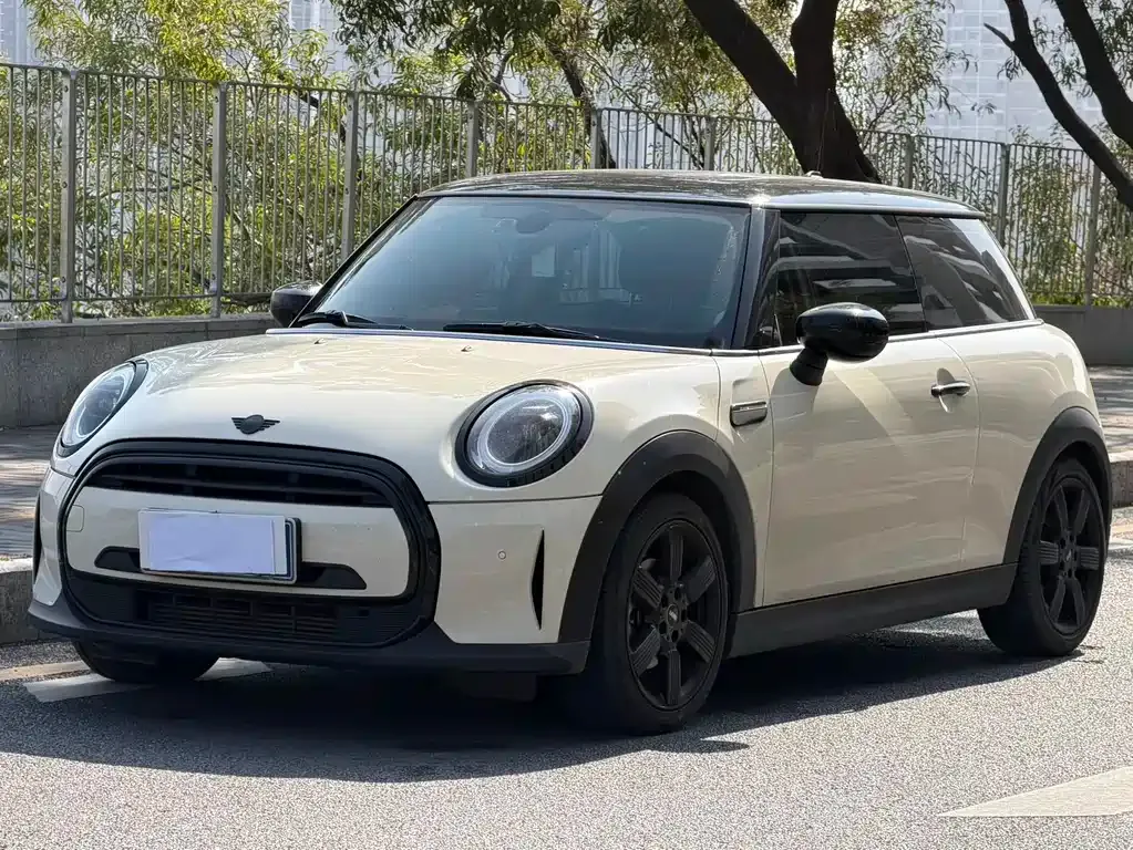 MINI Cooper (3-door) — фото 1