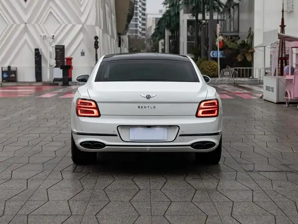 Bentley Flying Spur — фото 5