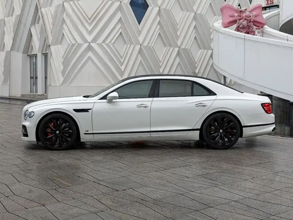 Bentley Flying Spur — фото 9