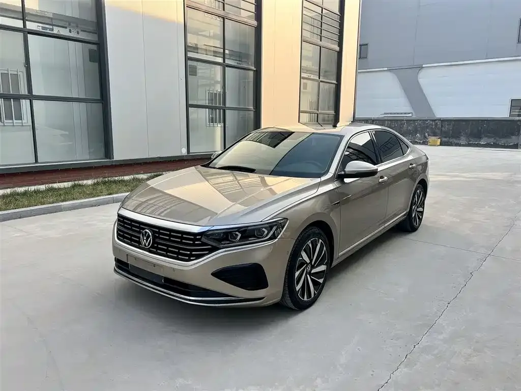 Volkswagen Passat — фото 1