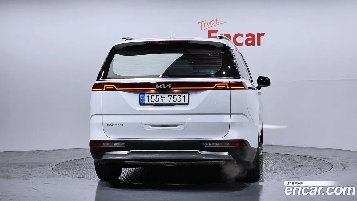 Kia Carnival — фото 10