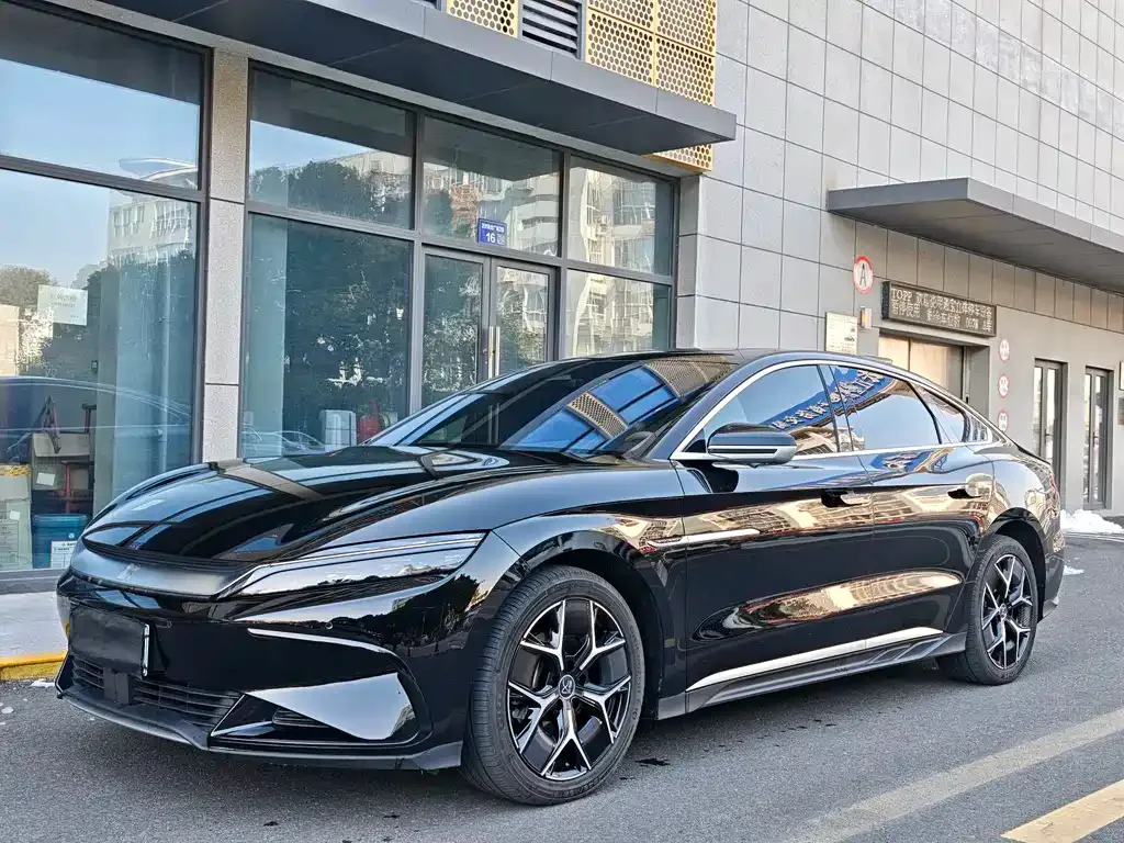 BYD Han — фото 1