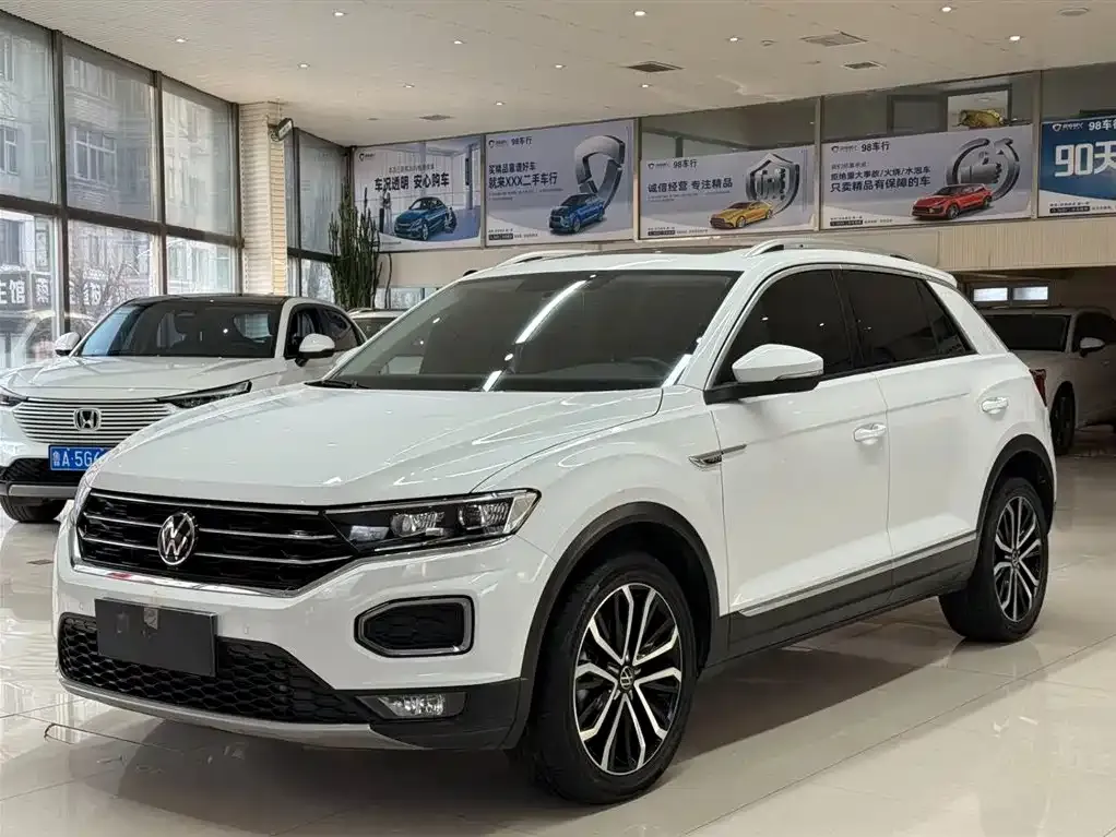 Volkswagen T-Roc — фото 1