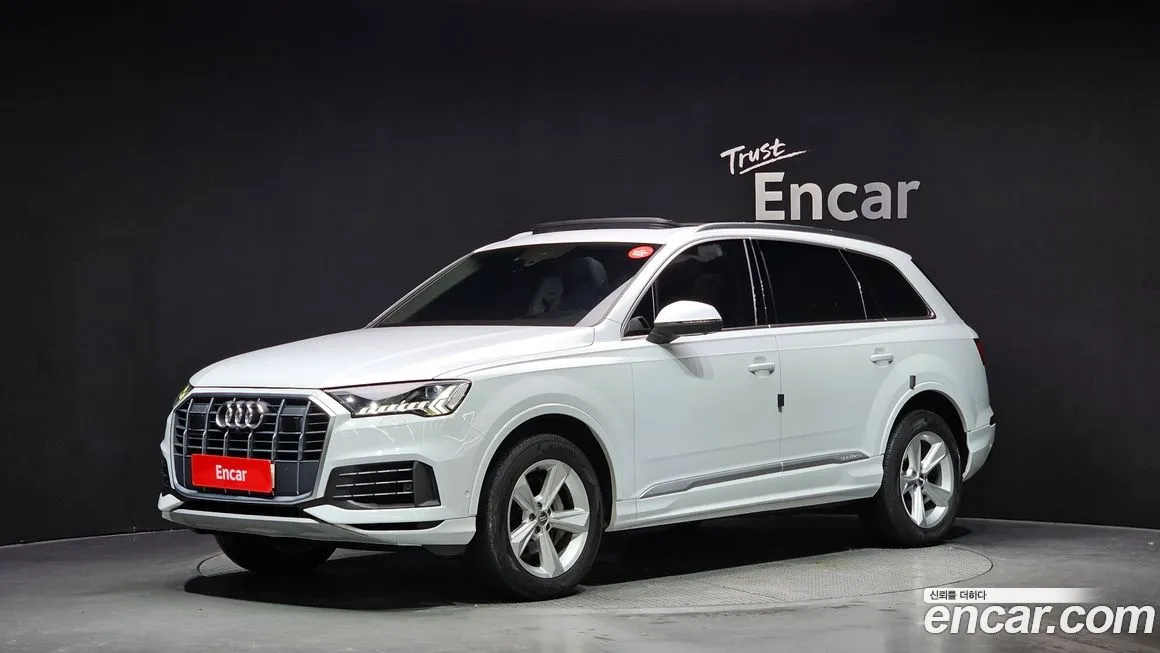 Audi Q7 — фото 1