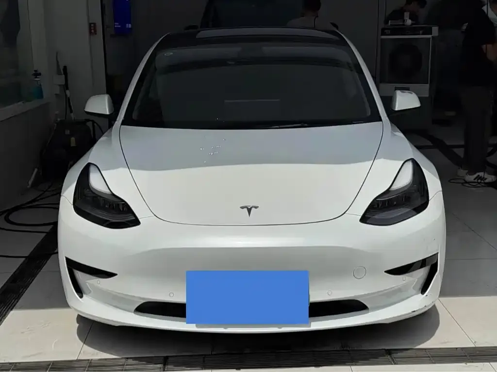 Tesla Model 3 — фото 3
