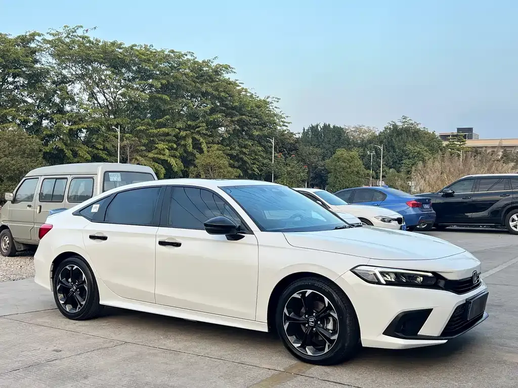 Honda Civic — фото 8