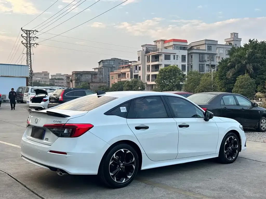 Honda Civic — фото 4