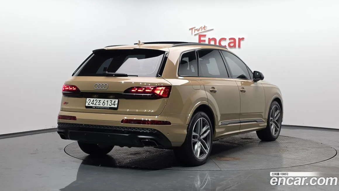 Audi Q7 — фото 2
