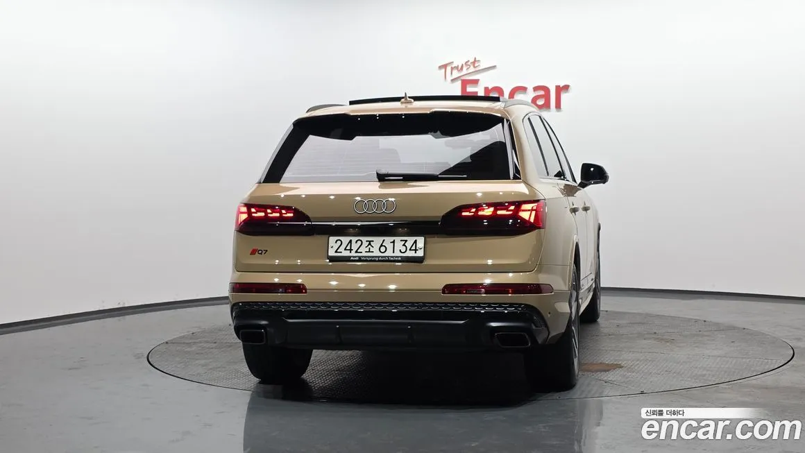 Audi Q7 — фото 4