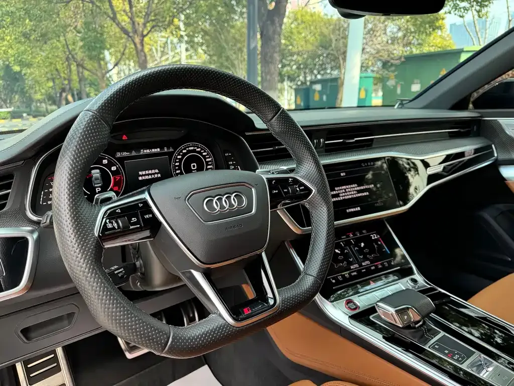 Audi RS 7 — фото 5
