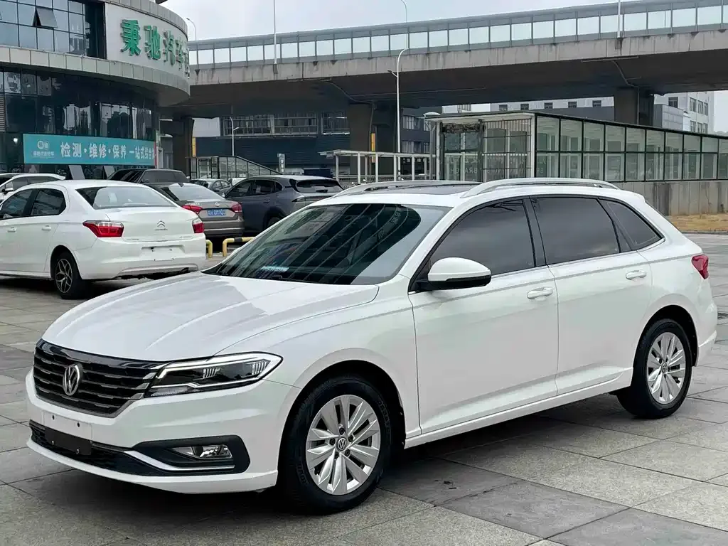 Volkswagen Lavida — фото 1