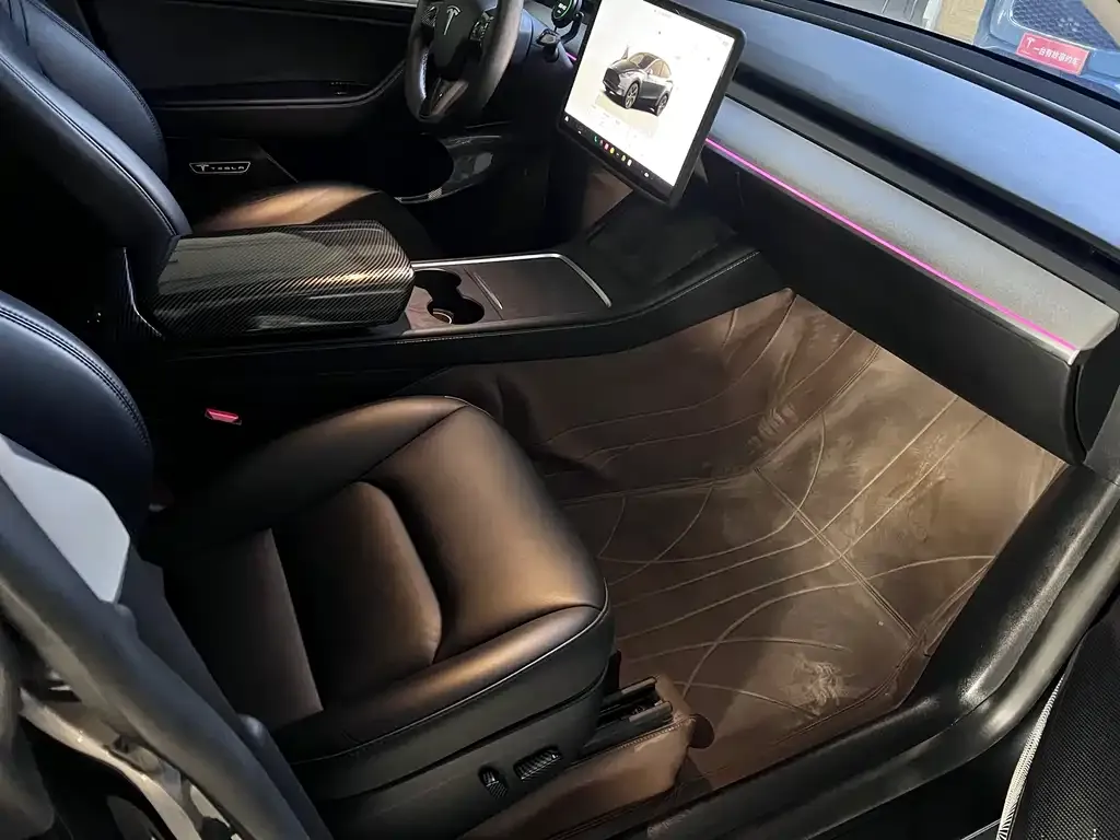 Tesla Model Y — фото 9
