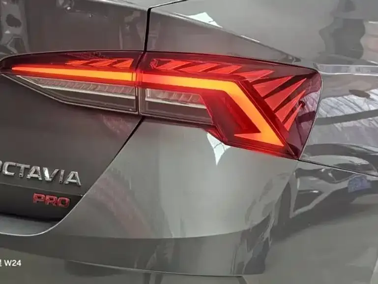 Skoda Octavia — фото 7