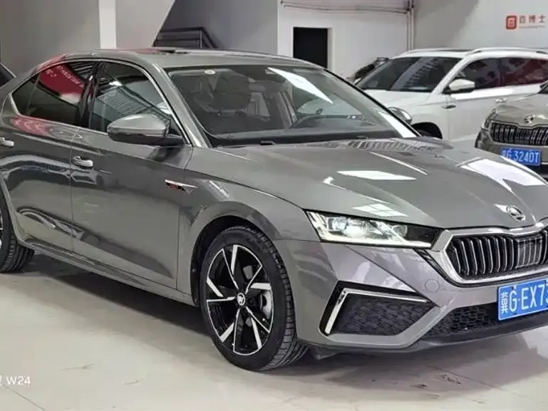 Skoda Octavia — фото 10