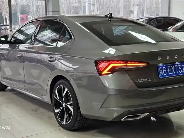 Skoda Octavia — фото 4