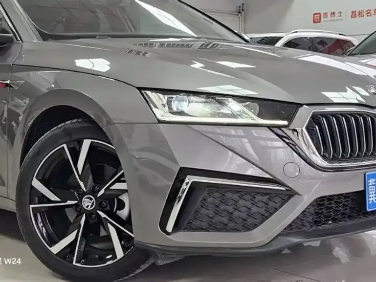 Skoda Octavia — фото 8