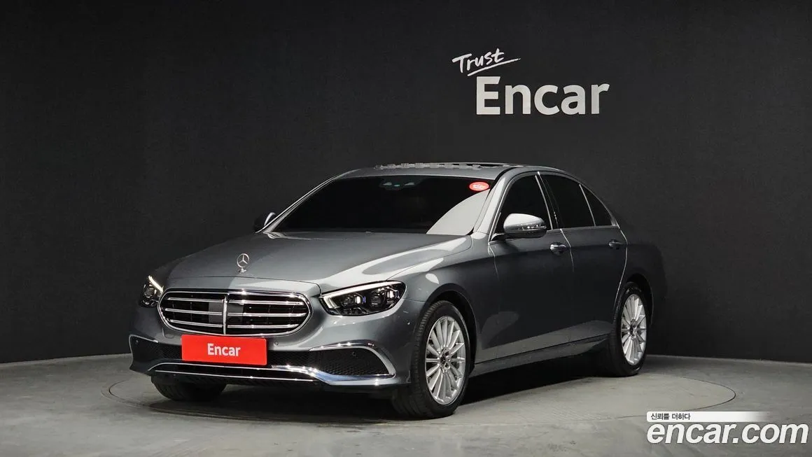Mercedes-Benz E-Class — фото 1