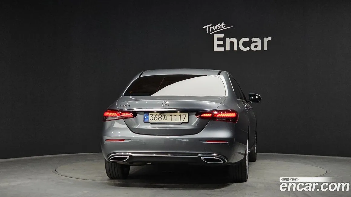 Mercedes-Benz E-Class — фото 5