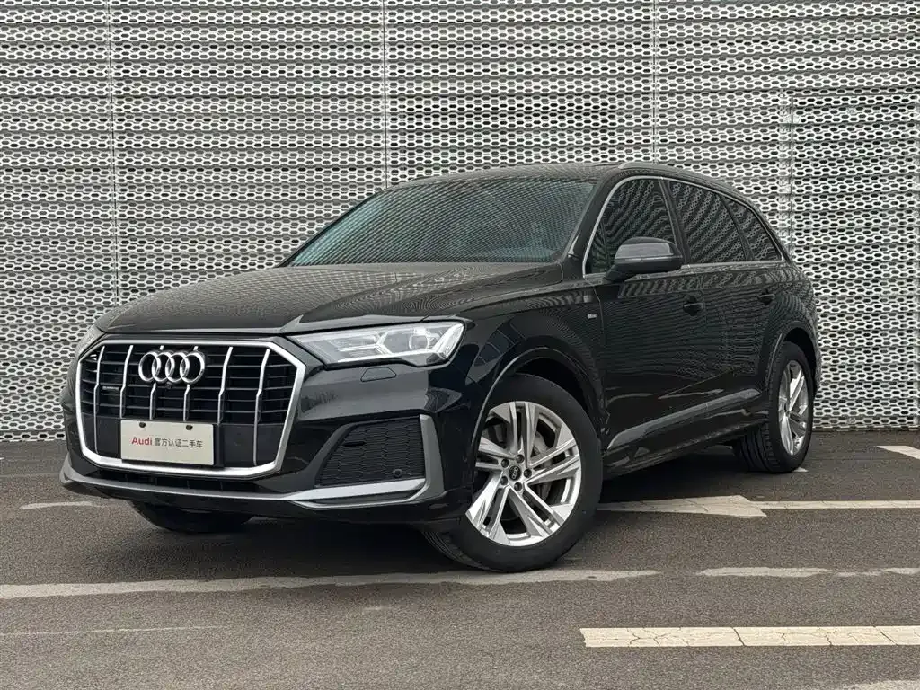 Audi Q7 — фото 1