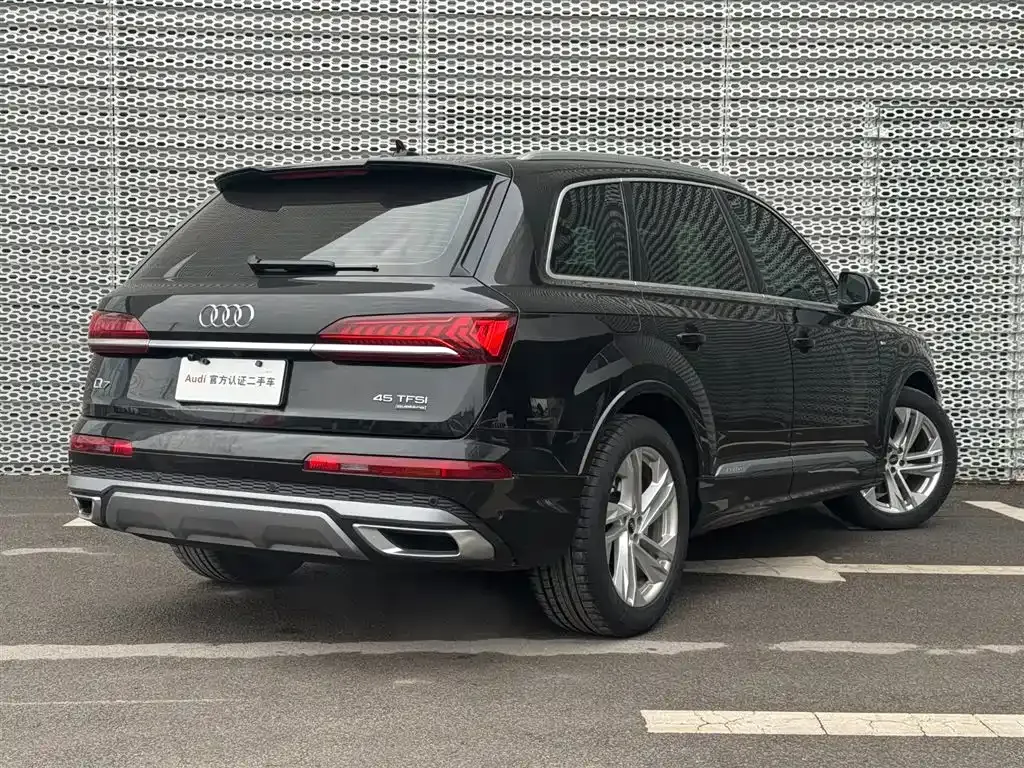 Audi Q7 — фото 4