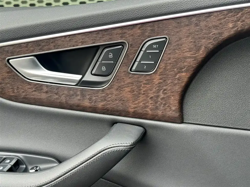 Audi Q7 — фото 5