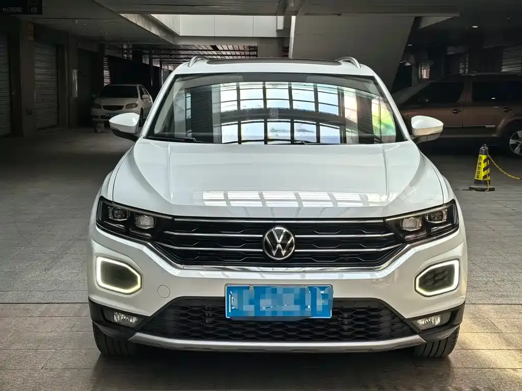 Volkswagen T-Roc — фото 8
