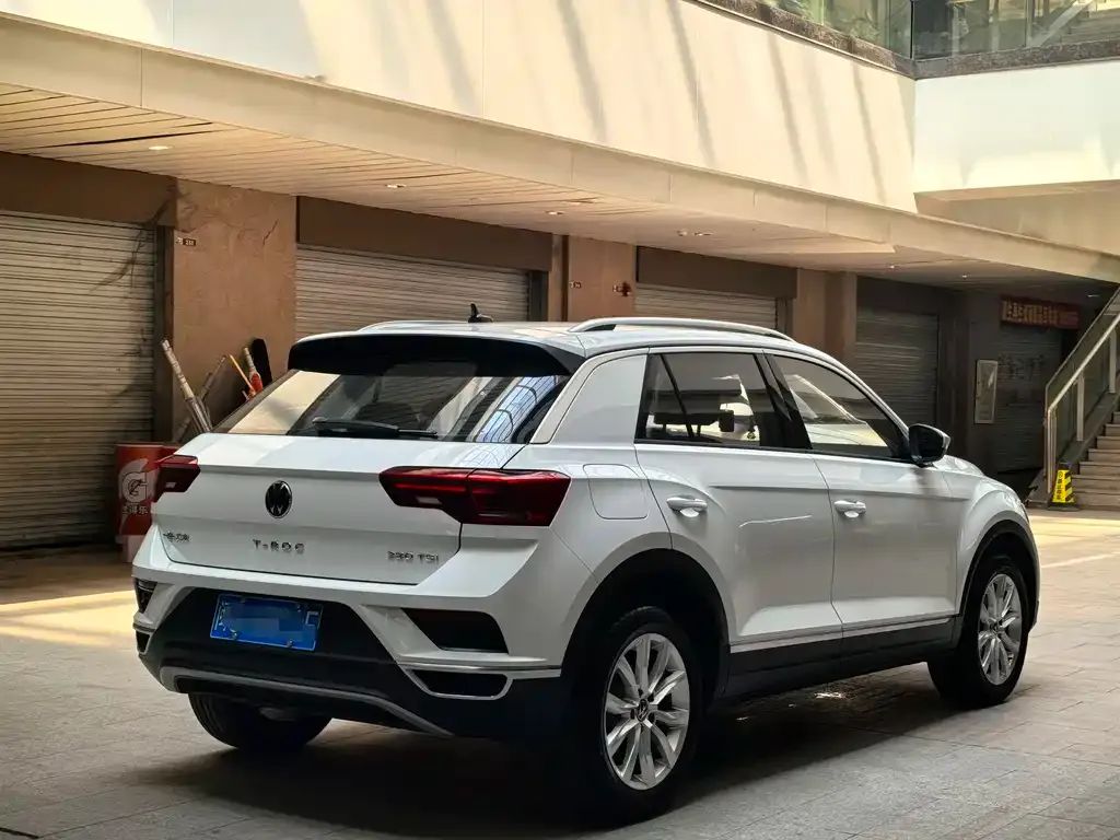 Volkswagen T-Roc — фото 4