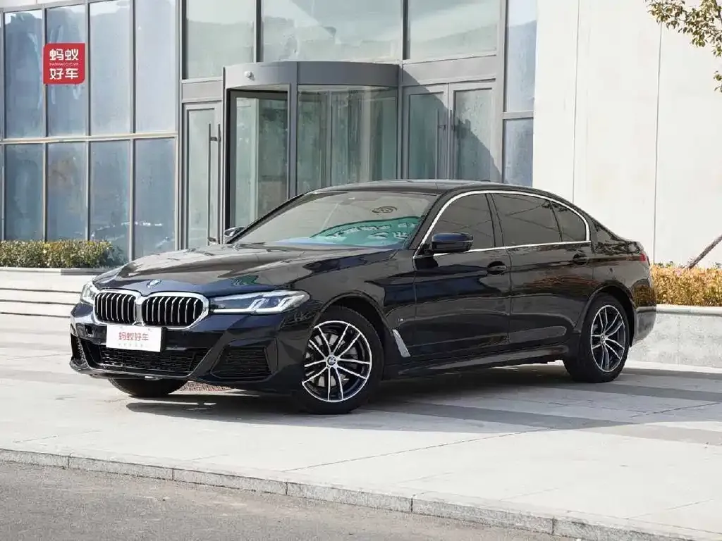BMW 5 Series — фото 1