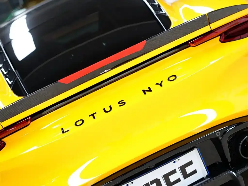Lotus Emira — фото 2