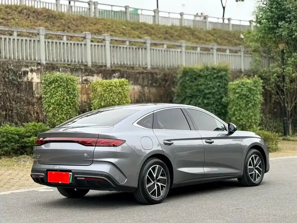 BYD Qin L — фото 9