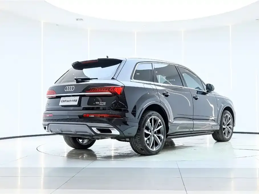 Audi Q7 — фото 5