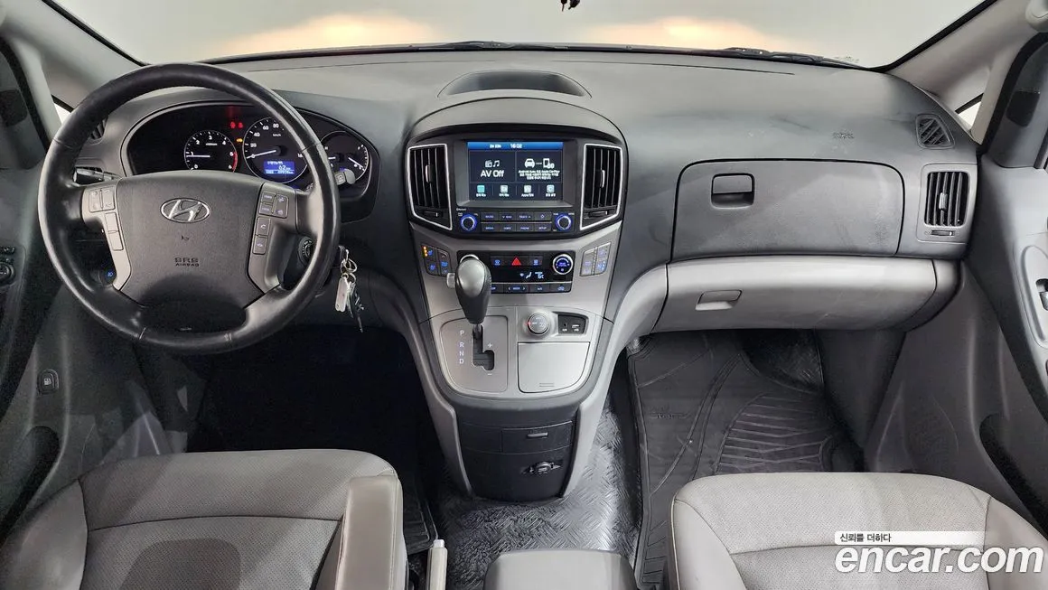 Hyundai Starex — фото 2