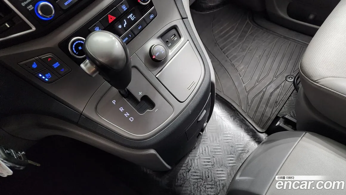 Hyundai Starex — фото 10