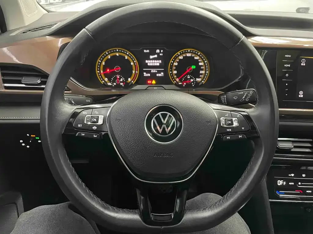 Volkswagen Tharu — фото 7