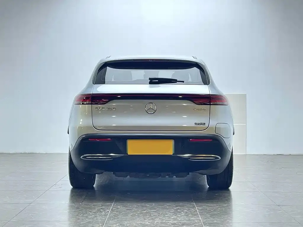 Mercedes-Benz EQC — фото 9
