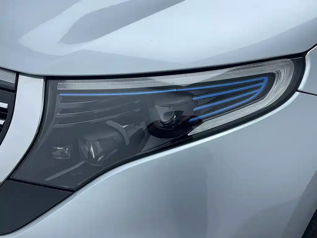 Mercedes-Benz EQC — фото 4