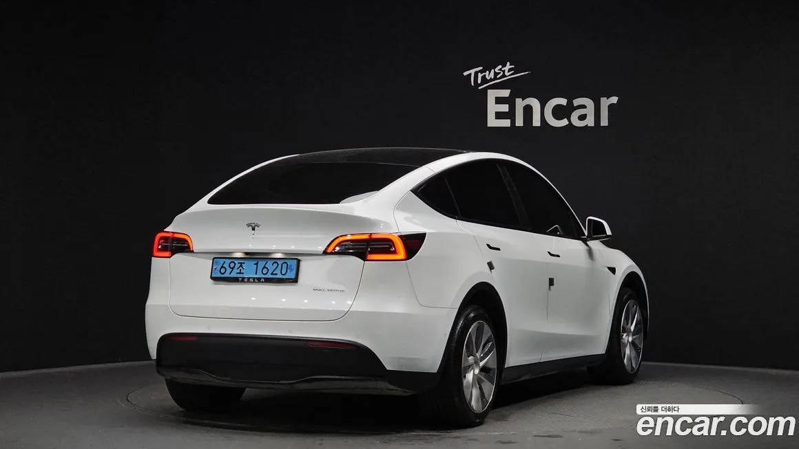 Tesla Model Y — фото 2