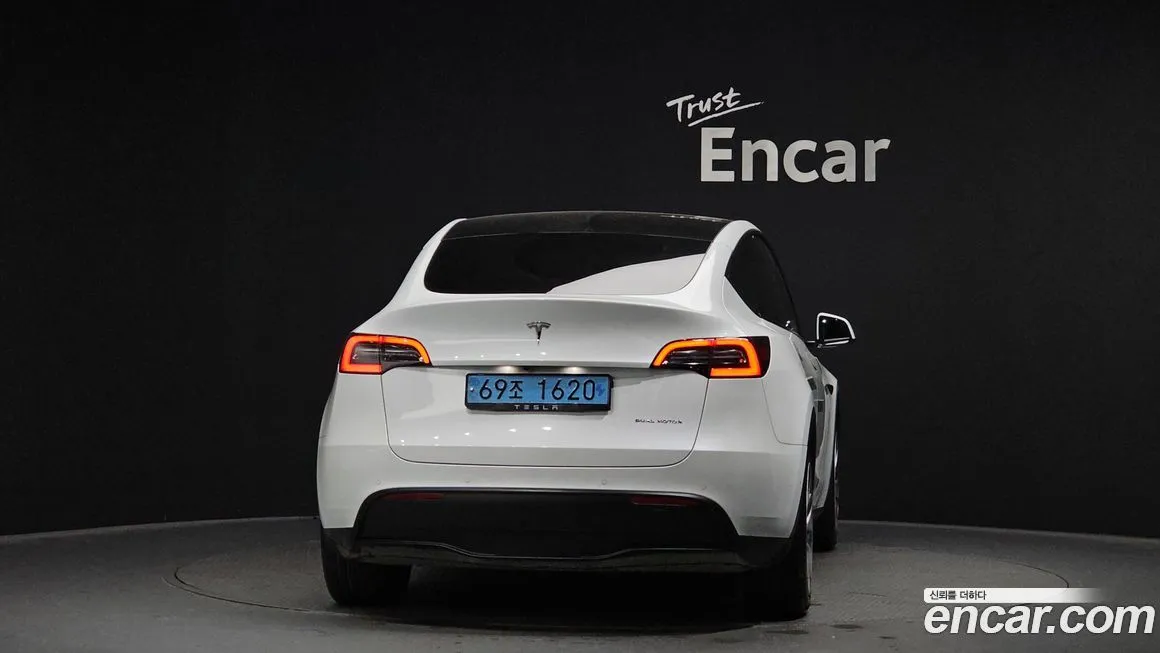 Tesla Model Y — фото 3