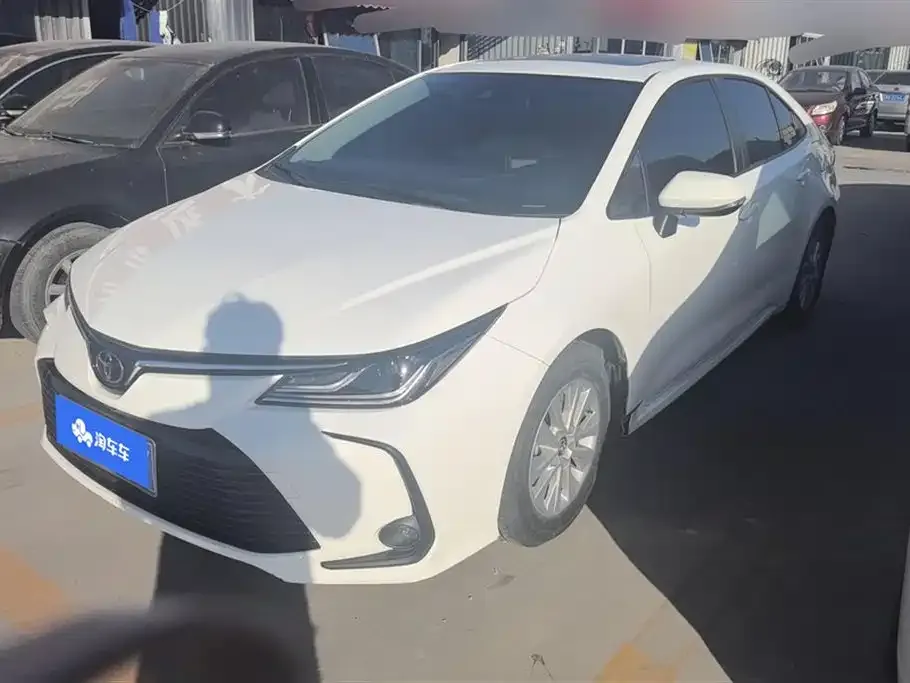 Toyota Corolla — фото 1