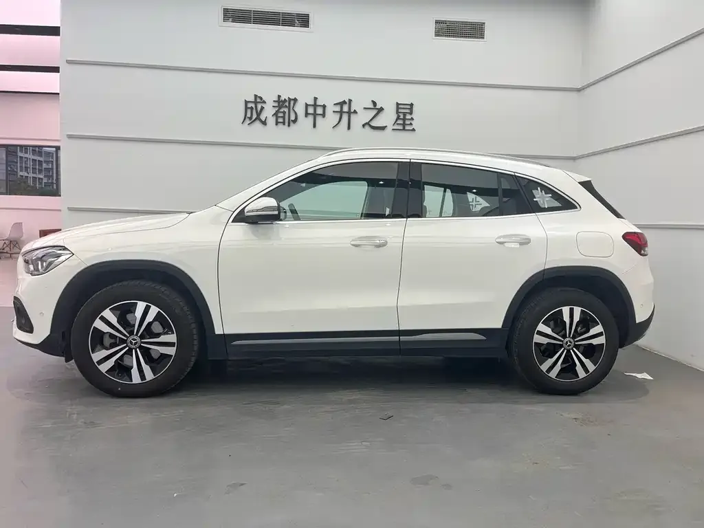 Mercedes-Benz GLA — фото 4