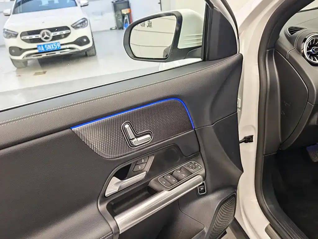 Mercedes-Benz GLA — фото 7
