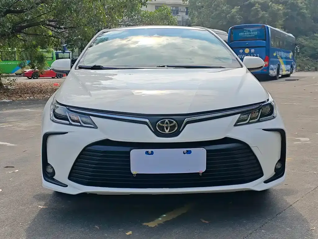Toyota Corolla — фото 8