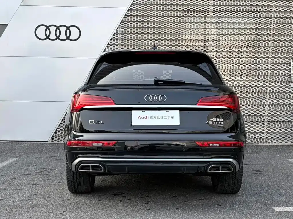 Audi Q5L — фото 5